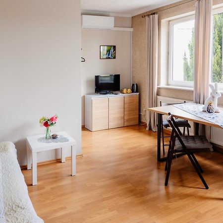 Mira - Mira Pokoje Z Widokiem Na Jezioro Chmielno Extérieur photo